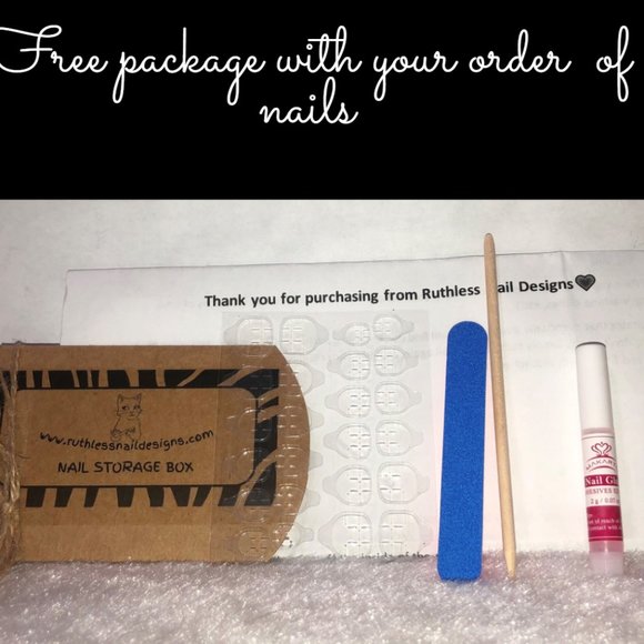 Red leopard print- press on Toe nail set - Picture 5 of 6